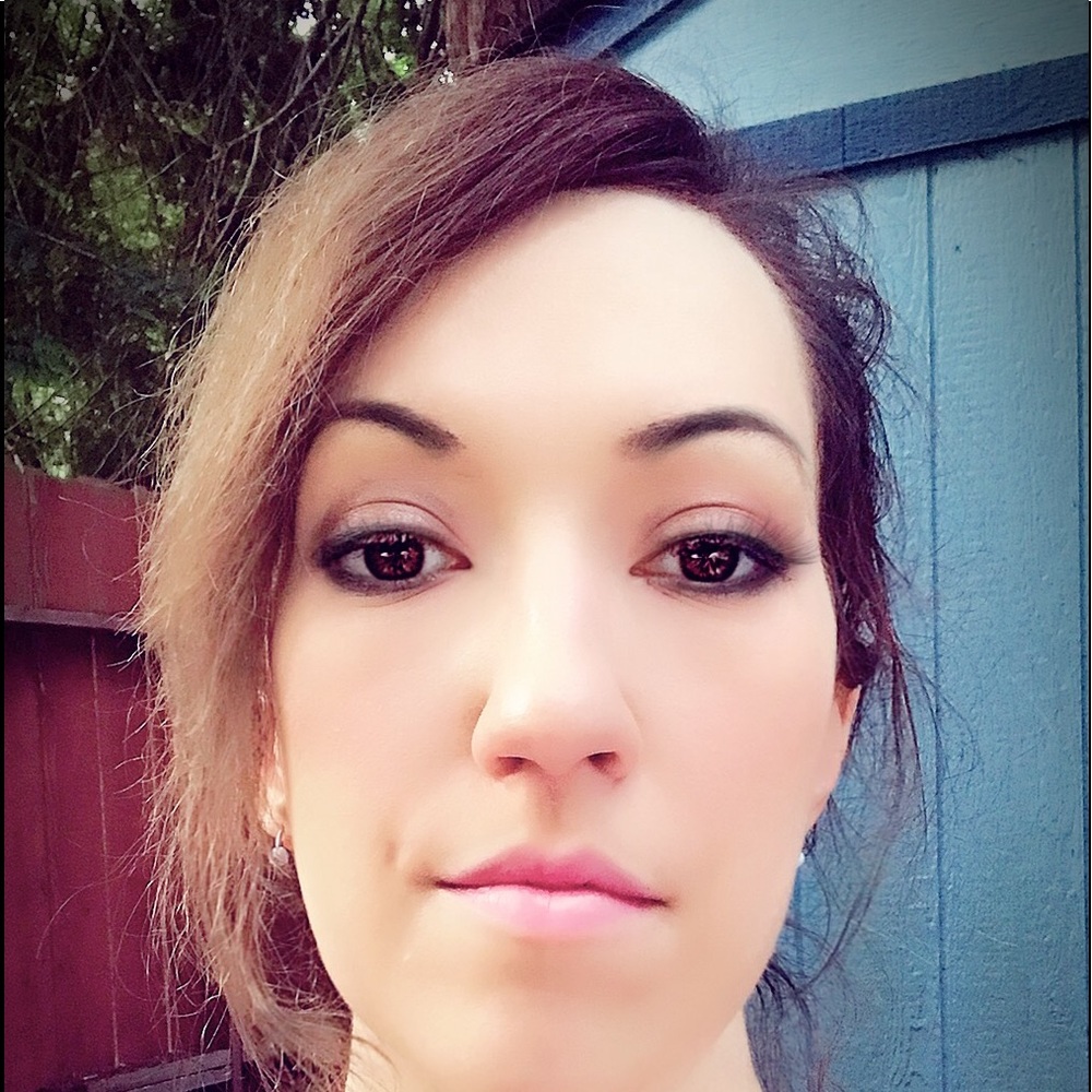 Meet your Posher, Angela